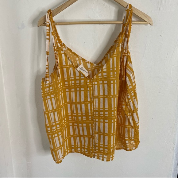 Universal Thread Tank - Picture 3 of 3